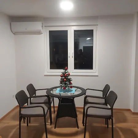 Aleksandar Bl Apartamento *